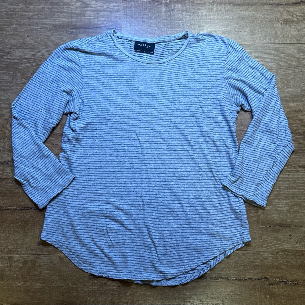 PACSUN Men’s Striped Long Sleeve Top Long Scalloped Fit Medium